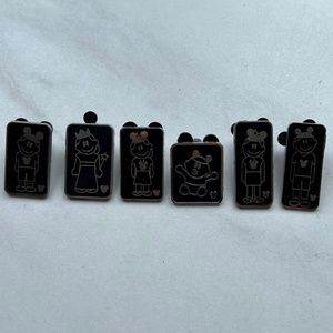 Lot of hidden mickey disney trading pins people with mickey ears hats